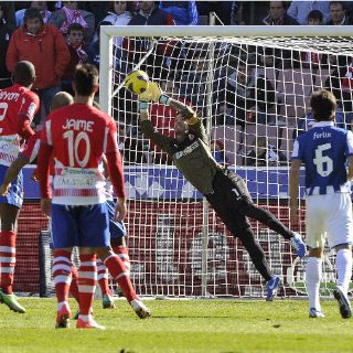Aguirre debuta con empate del Espanyol en Granada