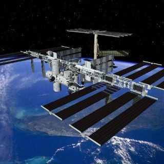 Dañada una de las baterías solares de la estación espacial