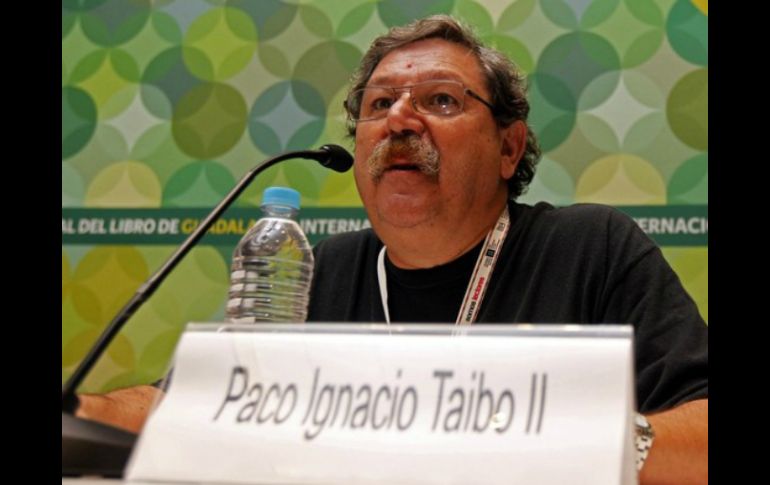 Participarán los escritores y comunicadores Paco Ignacio Taibo II (foto), Epigmenio Ibarra, Jenaro Villamil y Fabrizio Mejía.  /