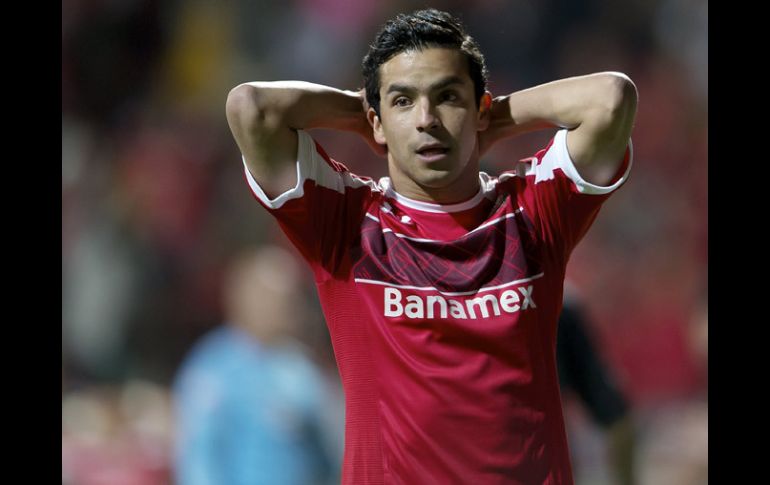 Brambila lamenta la derrota de los Diablos Rojos del Toluca en la final del Apertura 2012. MEXSPORT  /