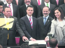 Voluntad política. El Presidente Peña Nieto y los líderes de los tres principales partidos políticos, PRI, PAN y PRD. EL UNIVERSAL  /
