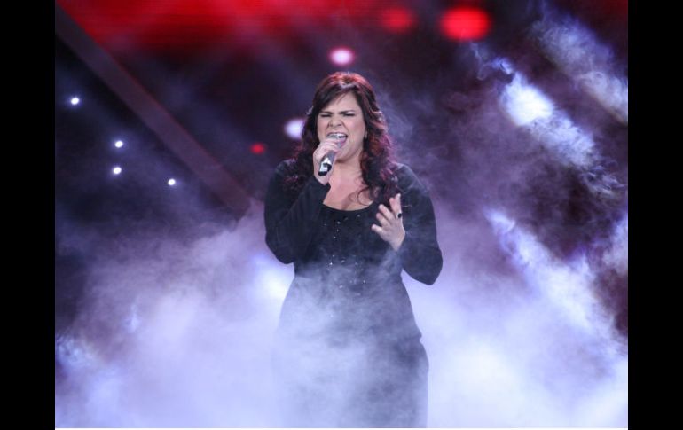 Yara interpretó el tema ''Si te vas'' y recibió calificaciones dispares de los críticos. ARCHIVO  /