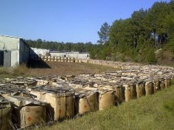 Los explosivos estaban al aire libre y sin autorización. EFE  /
