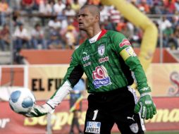 Previamente el club Pachuca había reportado al ex portero como ''delicado-estable''. MEXSPORT  /