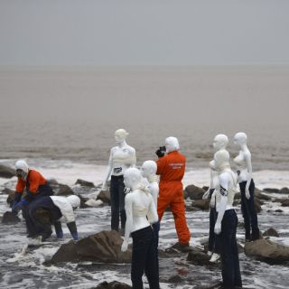 Greenpeace protesta con maniquíes en China