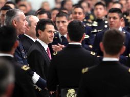 El Presidente Peña Nieto ordenó a las Fuerzas Armadas mantenerse en actividades de seguridad pública. AP  /