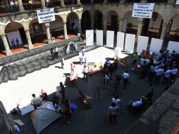 Trabajadores exigieron a la lideresa del Sindicato, Irene Trejo que los apoyara para llevar a cabo un paro laboral. ARCHIVO  /