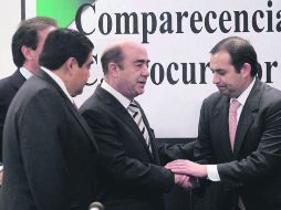 Jesús Murillo Karam (centro) con los coordinadores parlamentarios Emilio Gamboa, Miguel Barbosa y Ernesto Cordero. EL UNIVERSAL  /