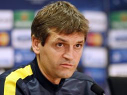 El estratega dice que el mexicano debe ser consciente de que hay jugadores de nivel y será muy difícil que juegue. REUTERS  /