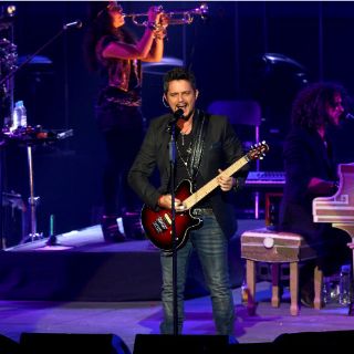 Alejandro Sanz canta ''Mi Marciana''