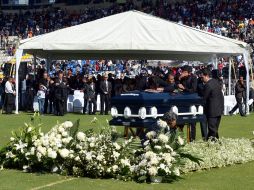 Miguel Calero recibe el adiós de la afición tuza en el Hidalgo. MEXSPORT  /