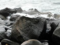 Hallado sobre la línea de playa y a menudo bañado por el mar, destaca un agrupamiento de rocas volcánicas. EL UNIVERSAL  /