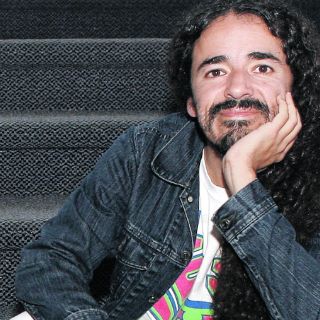 Rubén Albarrán convoca a comprar calendario que apoya la vida animal