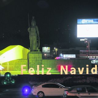 Iluminan la ciudad; falta la pista de hielo