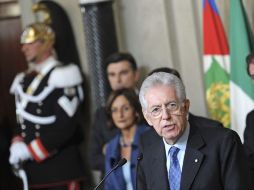 El primer ministro de Italia, Mario Monti, ha perido el apoyo del partido de Berlusconi. ARCHIVO  /