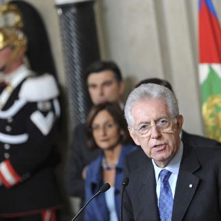 Partido de Berlusconi aumenta las tensiones con Gobierno italiano