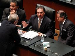 Gamboa (c) dijo que priistas pidieron iniciar un proceso de destitución de Cordero como presidente de la Mesa Directiva. EL UNIVERSAL  /