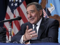 El secretario de Defensa de EU, Leon Panetta, en rueda de prensa en el Departamento de Asuntos de Veteranos de Guerra. AP  /