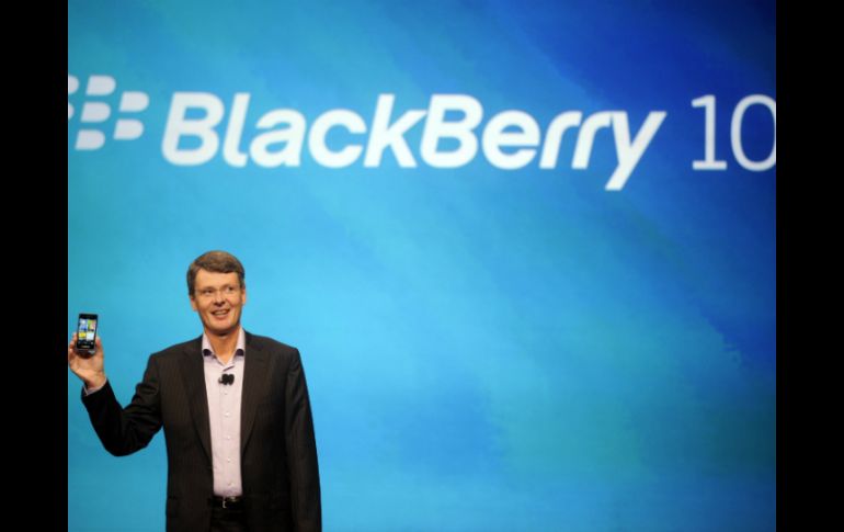 RIM está apostando a que los aparatos, que serán lanzados el 30 de enero, revivirán su suerte. REUTERS  /