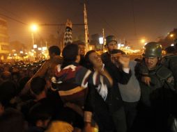 Opositores al presidente Mohamed Mursi protestan en Egipto. Mursi llamó hoy a un diálogo nacional. REUTERS  /