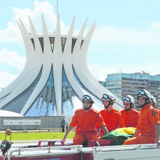 ''Niemeyer, uno de los grandes maestros modernos''