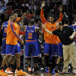 Knicks le da cátedra al campeón