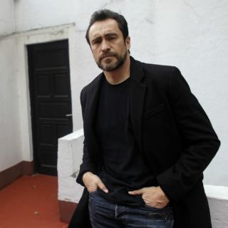 Demián Bichir recibe el premio Luminaria con Coraje