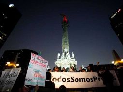 Alrededor de 60 personas se concentran en la Glorieta del Ángel de la Independencia. NTX  /