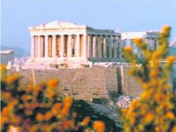 VISTA. Desde la colina donde tuvimos la suerte de acampar, se divisaba el Partenón de tanta historia.  /
