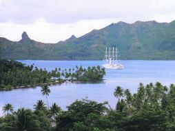 NAVEGAR. Hermosas vistas y una animada fiesta en el Windsong.  /