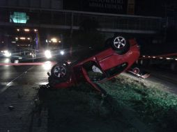 Los jóvenes accidentados habrían salido a comprar un cartón de cerveza, mismo que estaba en la cajuela.  /