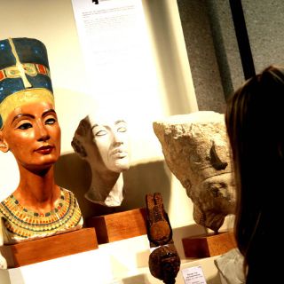 Berlín dedica amplia exposición al busto de Nefertiti