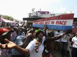 Simpatizantes del partido Congreso Nacional Democrático, celebran la victoria ''fraudulenta'', según opositores. REUTERS  /