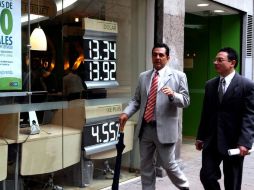 Cotizaciones del dólar en el AICM. ARCHIVO  /