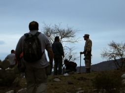 En Hualahuises se montó un campamento para los rescatistas. XINHUA  /