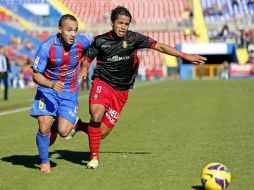Giovani Dos Santos (d) volvió a jugar aunque no tuvo un buen partido con el Mallorca. Imagen de archivo de EFE  /