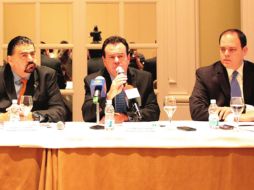 LLAMADO. Líderes del sector piden certeza a las inversiones en el ramo automotriz. EE  /