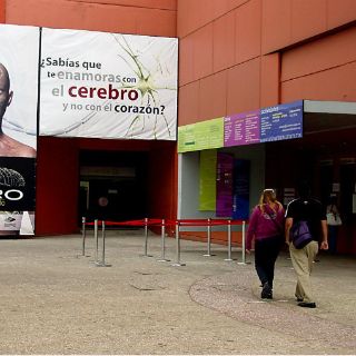 Raúl Mujica recibe Premio de Ciencias