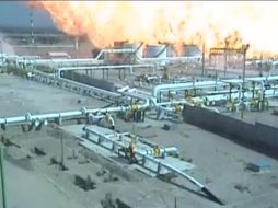 Imagen tomada del video del momento de la explosión ocurrida en el Centro Procesador de Gas. ESPECIAL  /