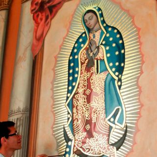 Rarámuris ''recobran'' imagen guadalupana del siglo XVIII incendiada
