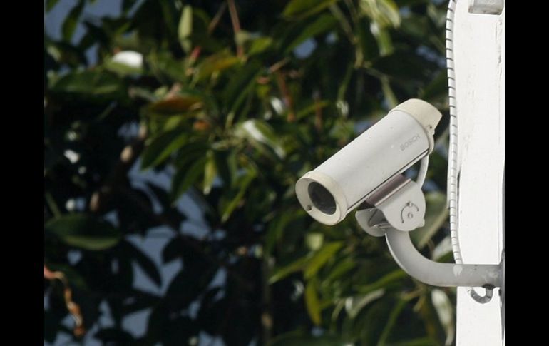 El alcalde afirma que en estas fechas decembrinas juegan un papel importante las imágenes de las videocámaras. ARCHIVO  /