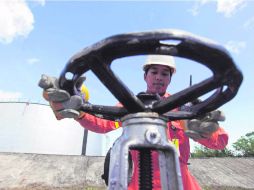 Los ingresos petroleros en 2011 contribuyeron a un superávit comercial anualizado favorable a México sobre la economía de E.U. ESPECIAL  /