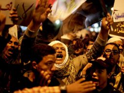 Seguidores del presidente egipcio participan en una manifestación de apoyo al mandatario. EFE  /