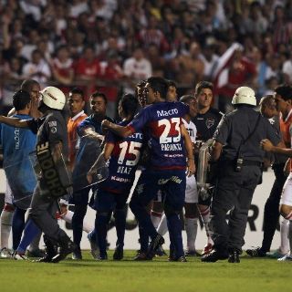 Sao Paulo gana Copa Sudamericana en accidentada final
