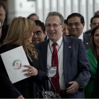 Wayne y senadores se comprometen a mejorar cooperación bilateral