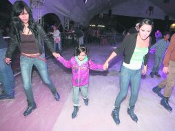 Zapopan. La plataforma congelada permanecerá abierta de lunes a viernes de 10:00 a 21:00 horas y fines de semana hasta las 22:00 horas.  /