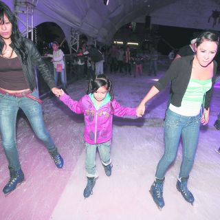 Zapopanos ya patinan sobre hielo