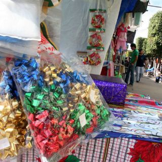 Comerciantes de Tlaquepaque firman acuerdo para su reubicación