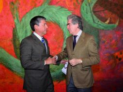 Tovar y de Teresa dio posesión al etnólogo Sergio Raúl Arroyo como nuevo titular del INAH. @INAHNoticias  /