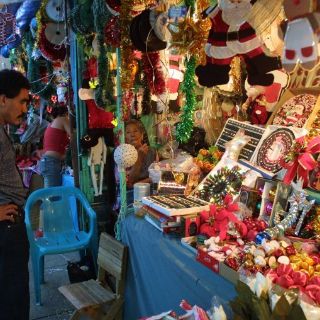 Feria Navideña, con bajas ventas por competencia departamental